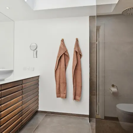 Pet Friendly In With House Sea View