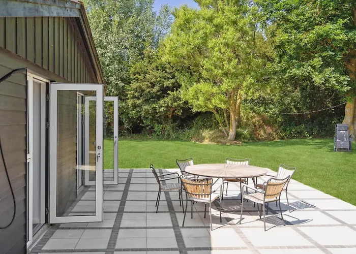 Lovely In With Wifi 度假居 *